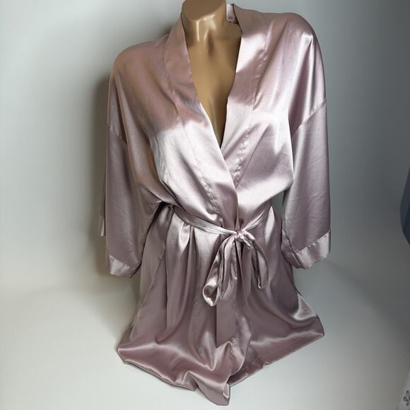 Victoria's Secret Other - Victorias Secret Satin Robe 3/4 Sleeves XS /S Mid Thigh Length Pink Pockets READ